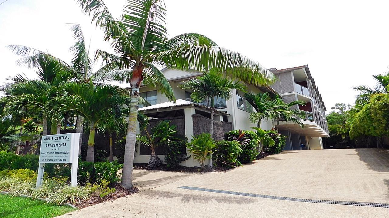 Watersons At Airlie Central Apartments エアリービーチ エクステリア 写真
