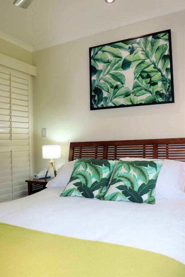 Watersons At Airlie Central Apartments エアリービーチ エクステリア 写真