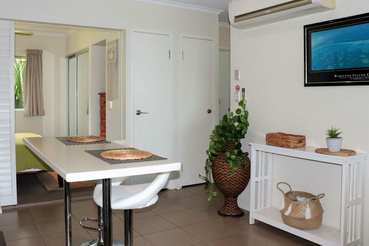 Watersons At Airlie Central Apartments エアリービーチ エクステリア 写真